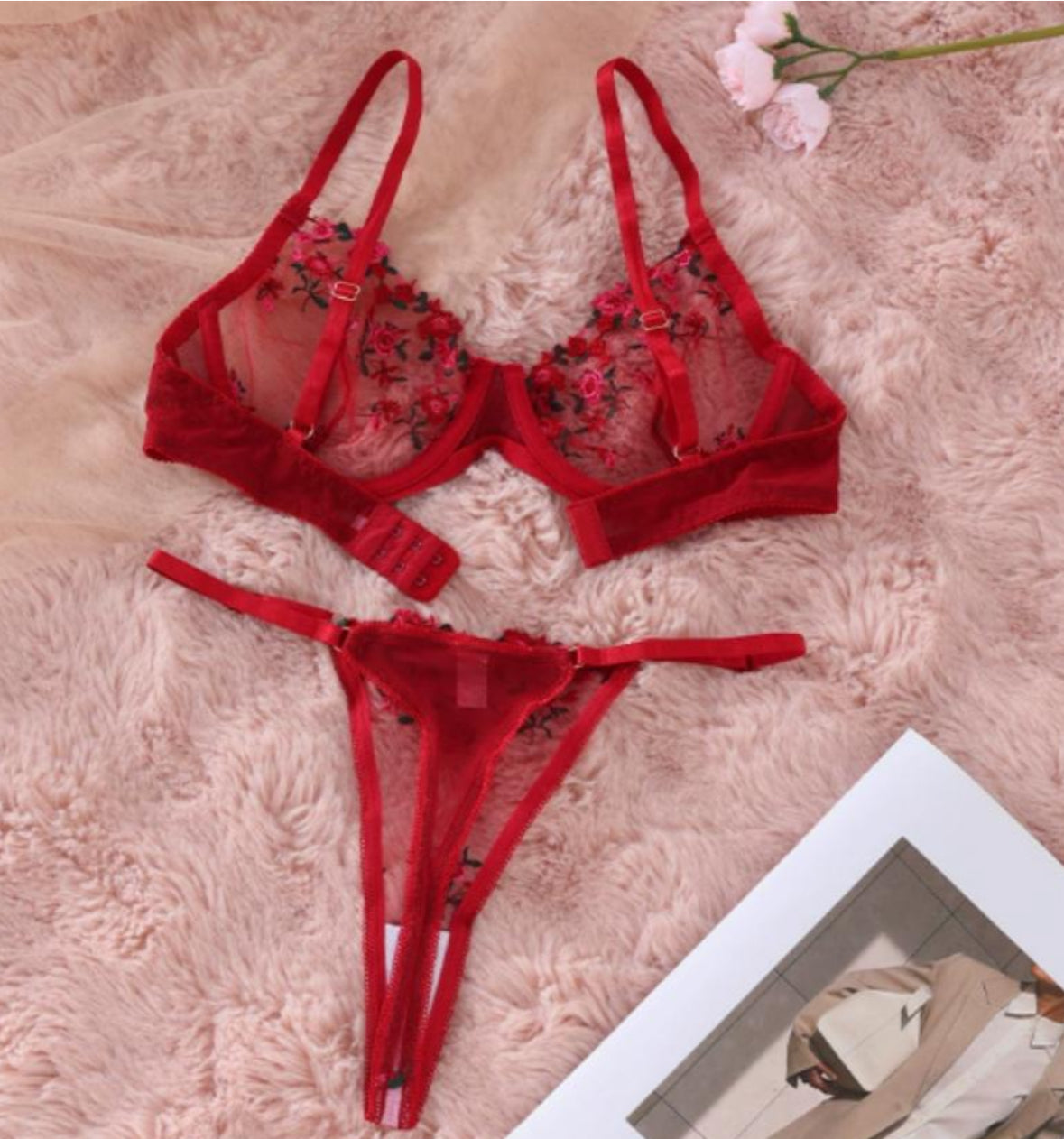 Ensemble lingerie florale transparence rouge passion